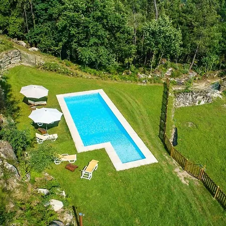 Charming House With Mountain View In Vakantiehuis Vilar de Ferreiros