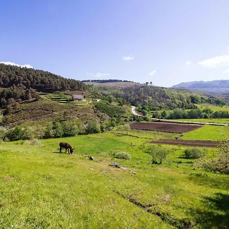 Charming House With Mountain View In Vakantiehuis *
